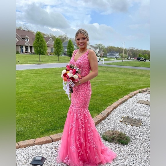 MORI LEE Bright Pink 2 Piece Floral Sparkly Lace Up Prom Gown - Picture 6 of 13